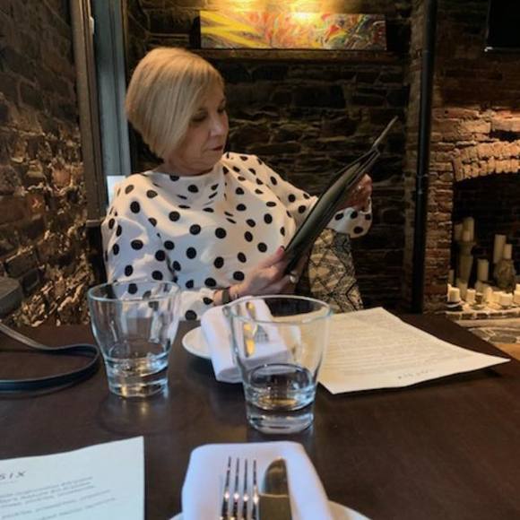 Meet your Posher, Fabienne - Picture 1 of 1